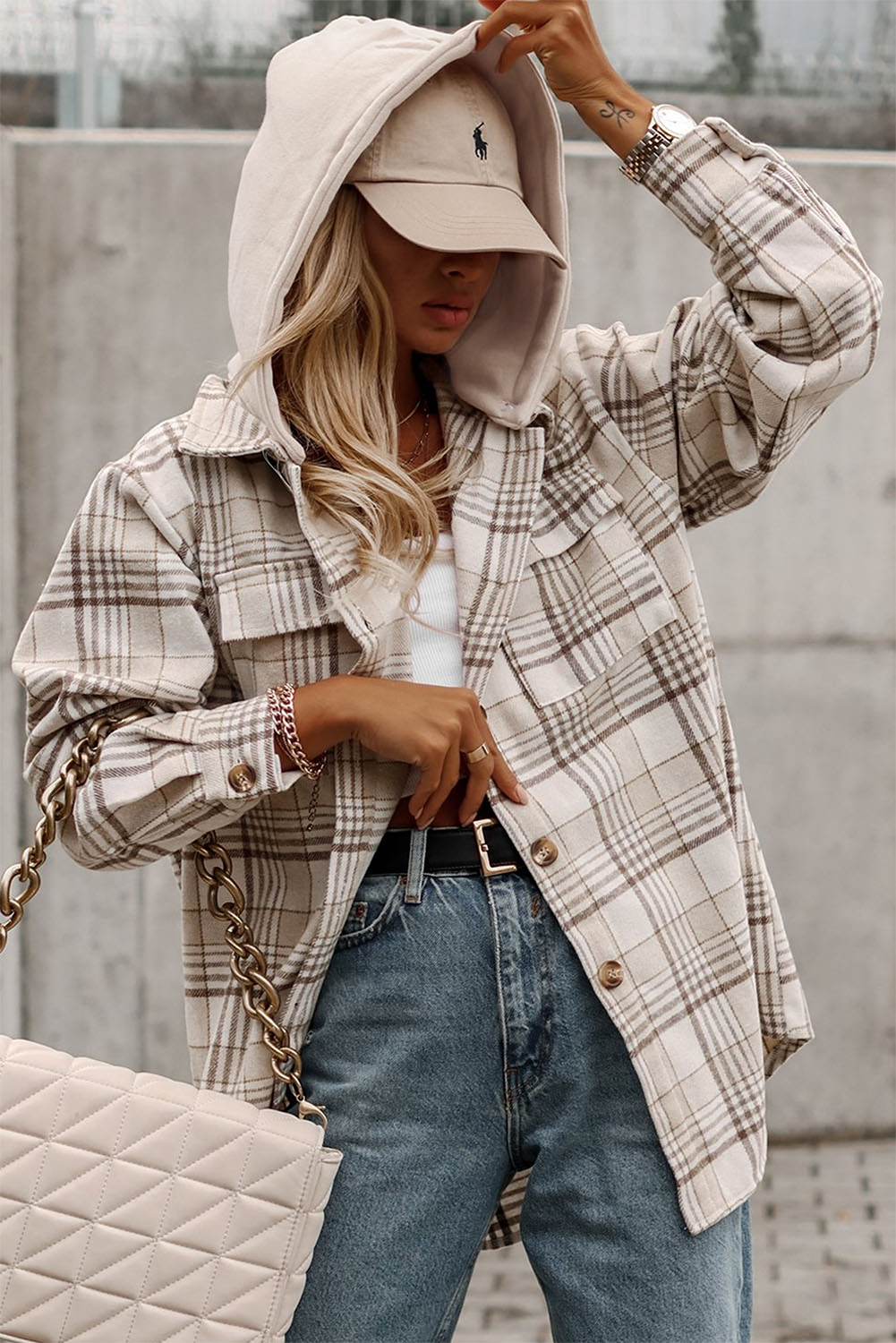 Chaqueta abotonada con capucha extraíble a cuadros caqui