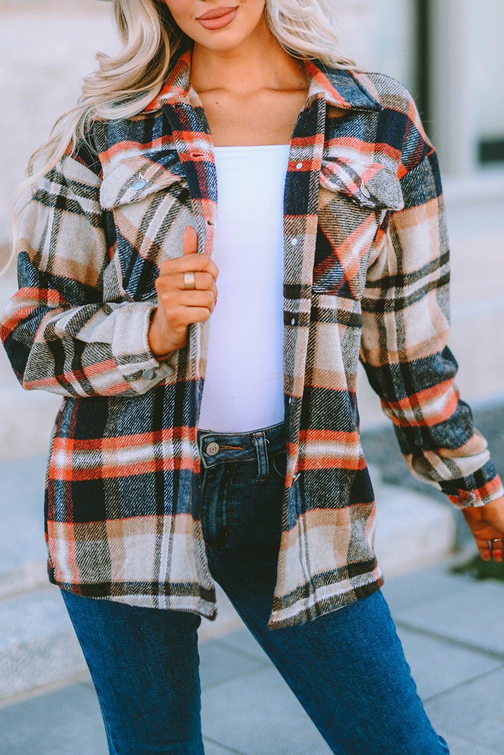 Chaqueta con bolsillos y estampado de cuadros geométricos