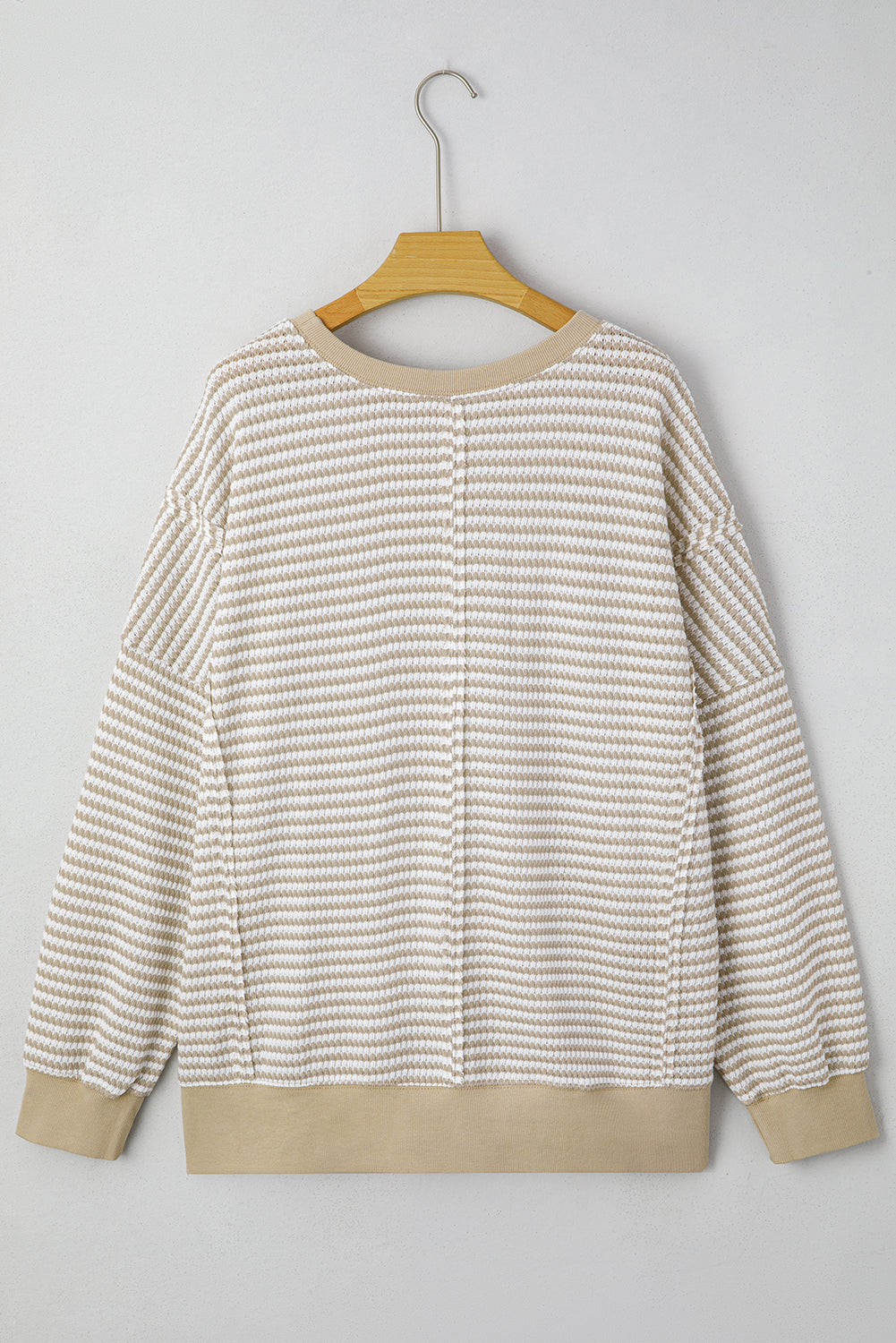 Top de manga larga con ribete acanalado, transpirable y de punto con rayas marrones en talla grande