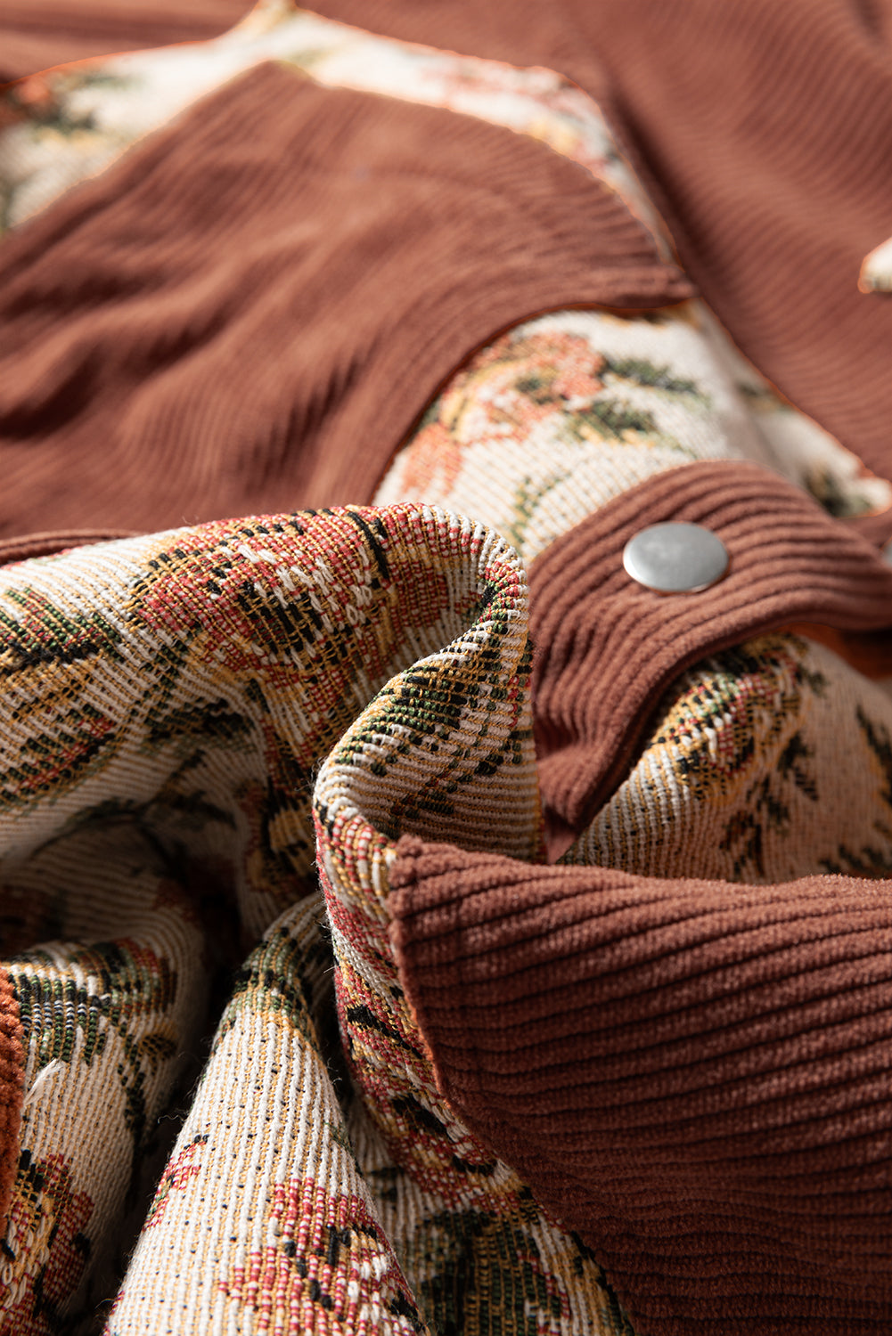 Chaqueta estilo camisa con patchwork floral retro acanalado de arcilla