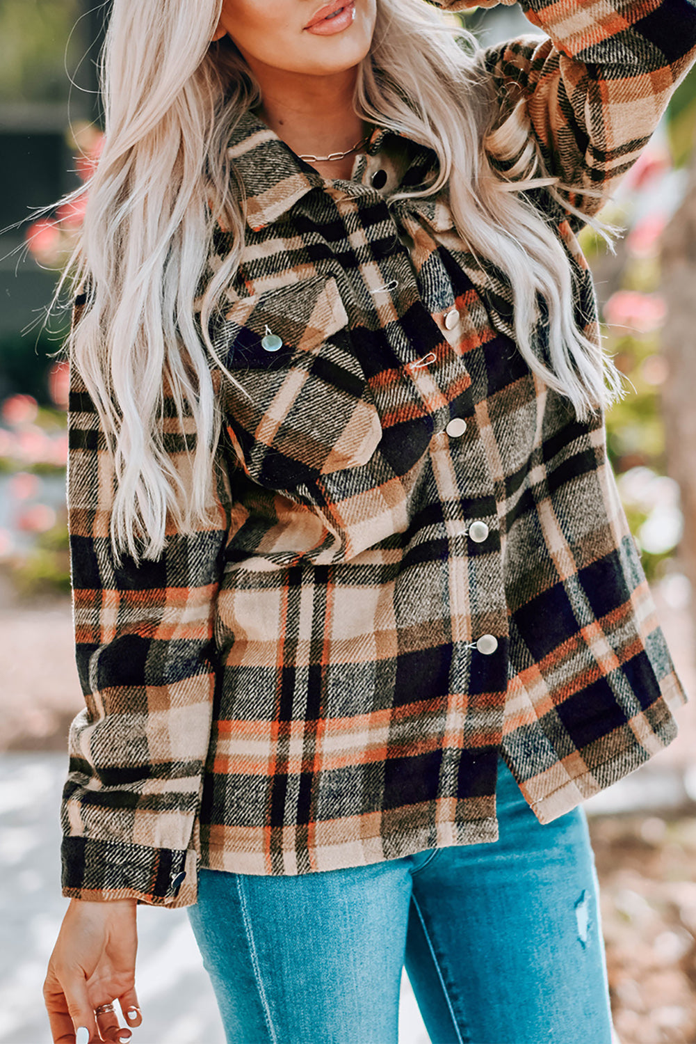 Chaqueta con bolsillos y estampado de cuadros geométricos