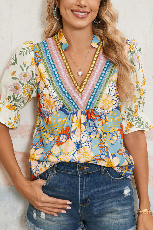 Blusa floral boho de media manga con cuello en V de crochet multicolor