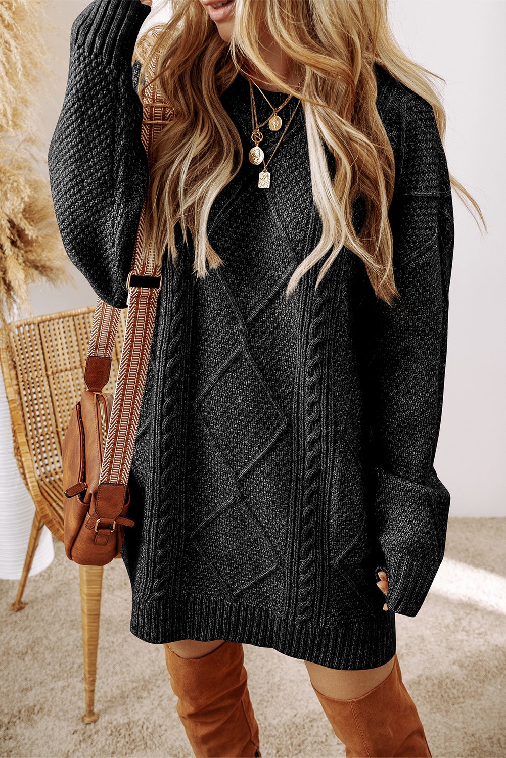 Vestido estilo suéter holgado con hombros caídos y punto trenzado en verde niebla