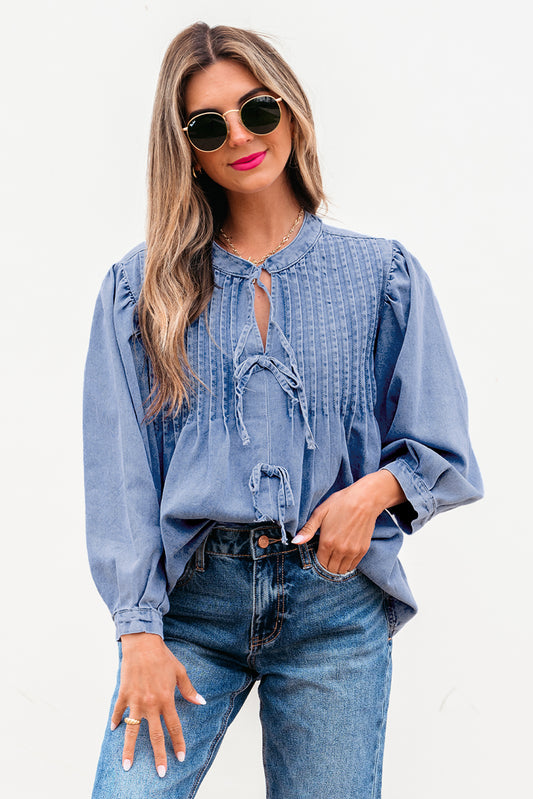 Blusa de mezclilla con mangas abullonadas y lazo con frunces delanteros de Myosotis