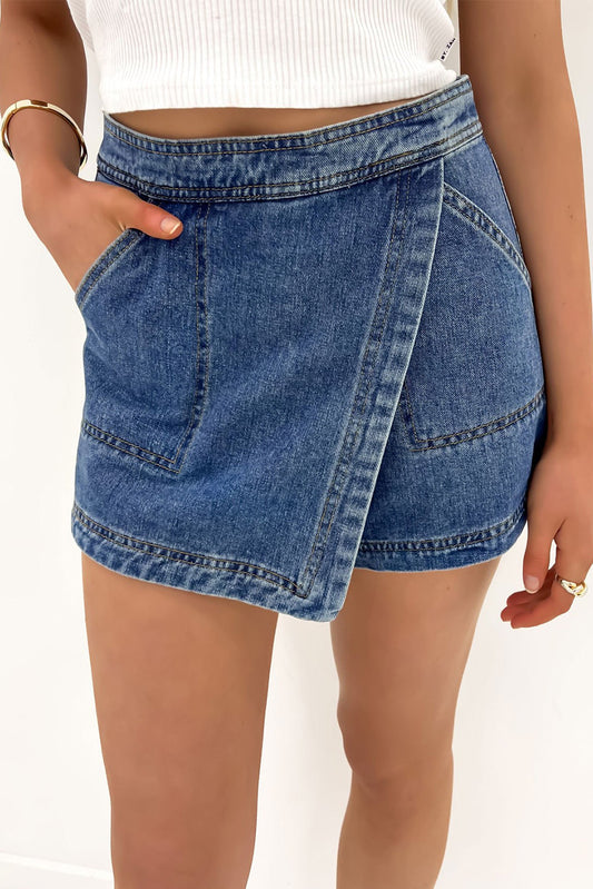 Falda pantalón vaquera mini con efecto cruzado azul Ashleigh