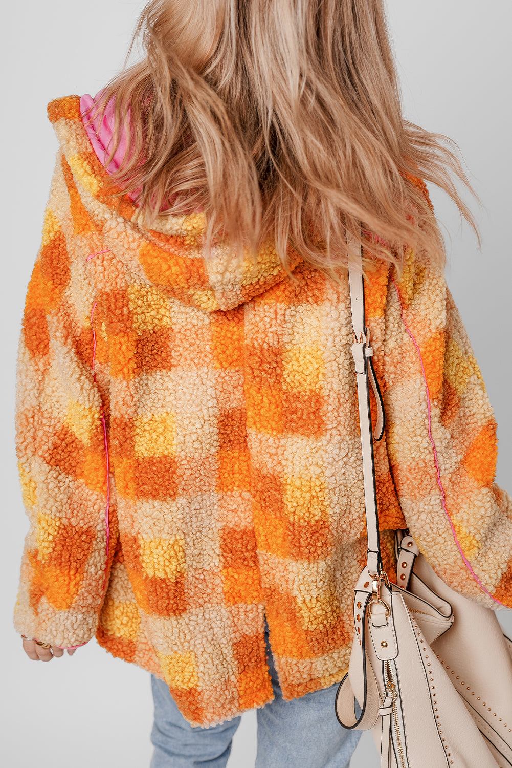 Chaqueta con capucha de sherpa a cuadros naranja