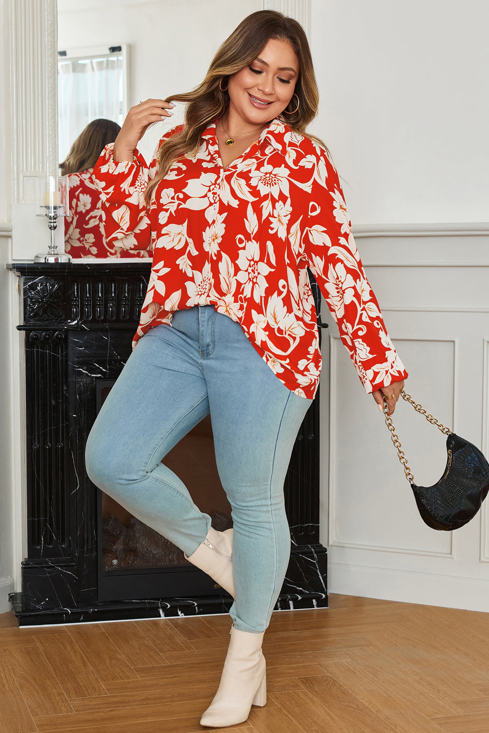 Camisa holgada con botones y estampado floral en talla grande roja